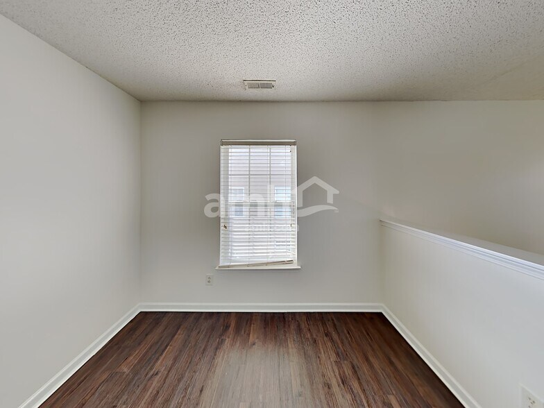 Building Photo - 7316 Aragorn Ln