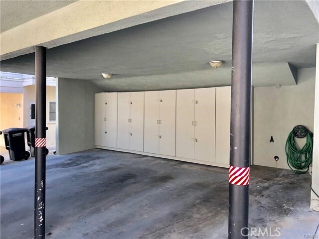 Building Photo - 1024 W Balboa Blvd