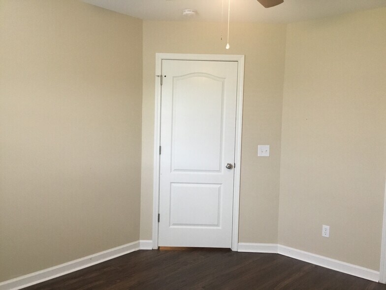 Building Photo - 134 Aquinnah Dr