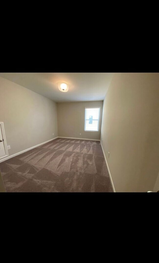 Building Photo - Charming 3BR House in Charlotte