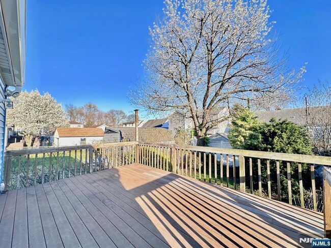 Building Photo - 48 Center