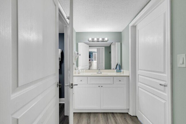 Building Photo - 2701 S Ocean Blvd