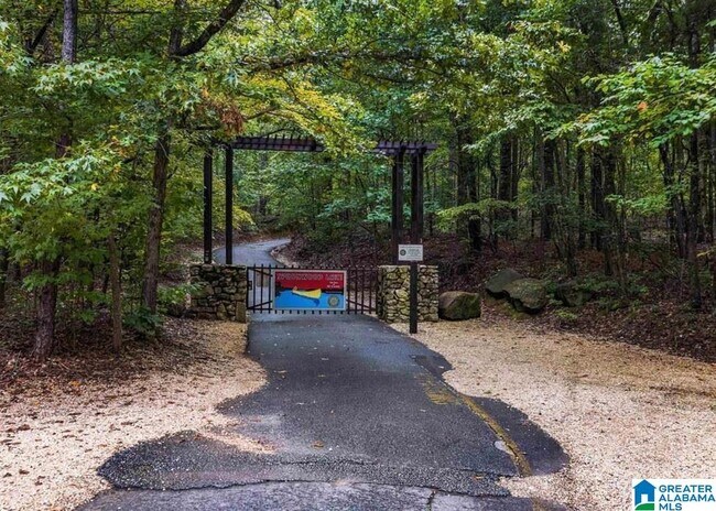 Building Photo - 218 Hawthorn St