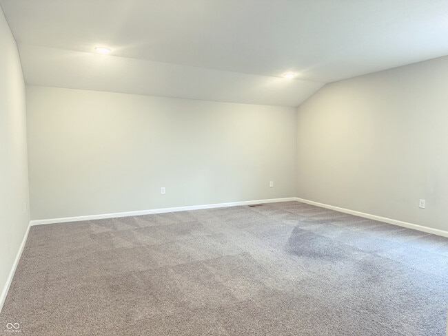 Building Photo - 7882 Villa Cir