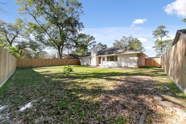 Building Photo - 2042 Lexington Woods Dr