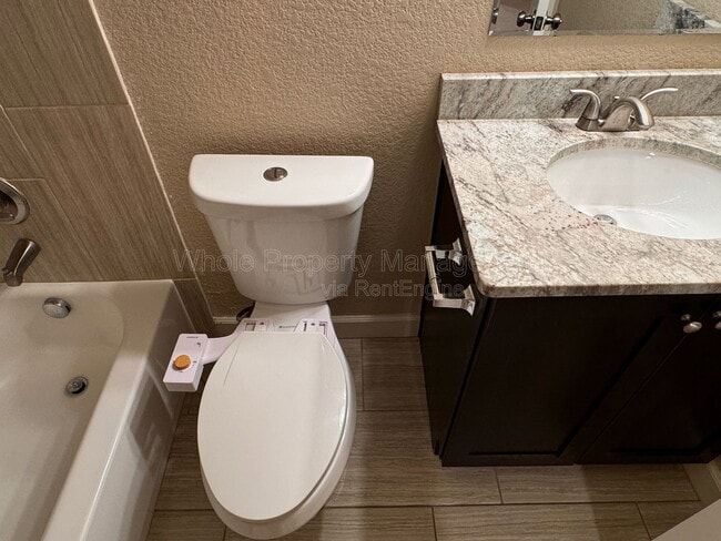 Building Photo - 2118 E 21st Ave