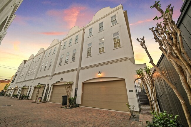 Building Photo - 1250 W 23rd St