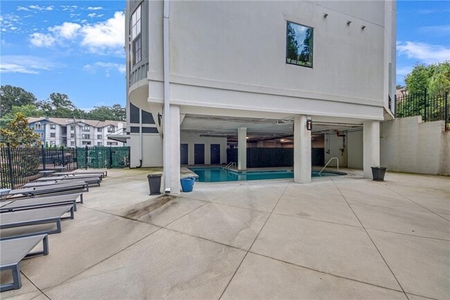 Building Photo - 6890 Peachtree Dunwoody Rd