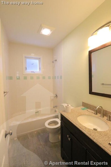 Building Photo - 25 Lewis St