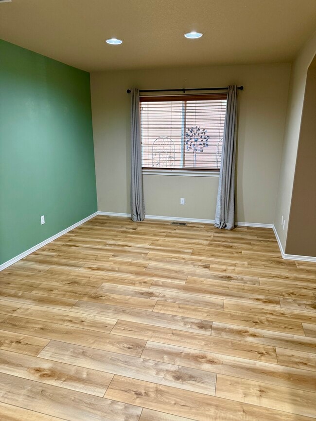 Building Photo - 20565 Sun Meadow Way