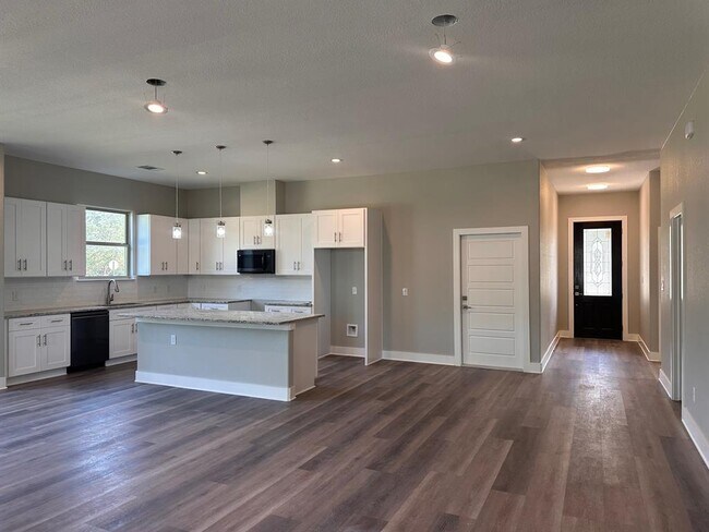 Building Photo - 368 Nene Ln