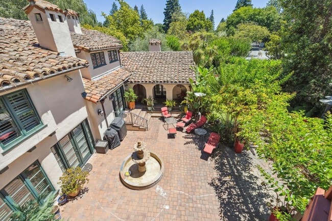 Building Photo - Mediterranean Beauty in Crescent Park – 5B...