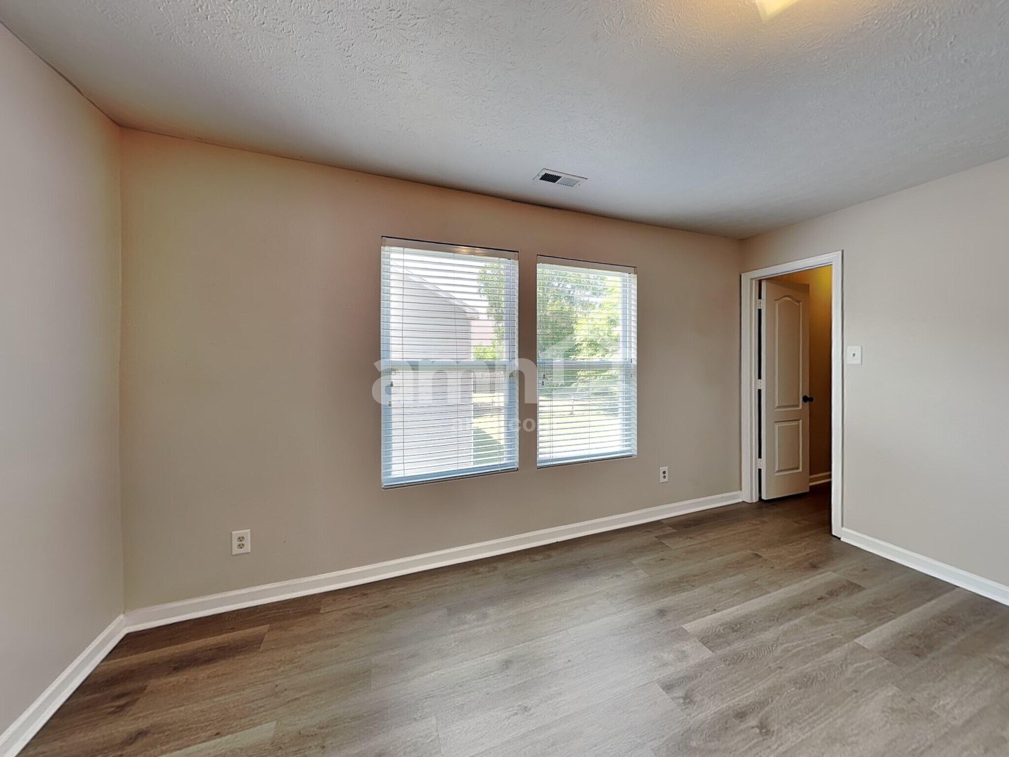 Building Photo - 12831 Silvaire Farm Rd