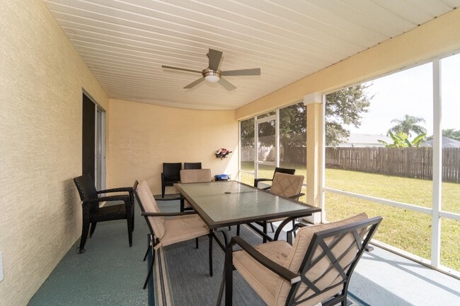 Building Photo - 109 Bilbao Dr
