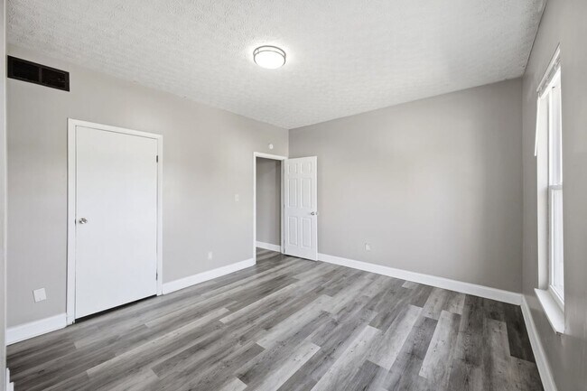 Building Photo - 393 St Clair Ave