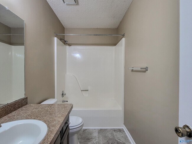 Building Photo - 308 Red Oak Rd