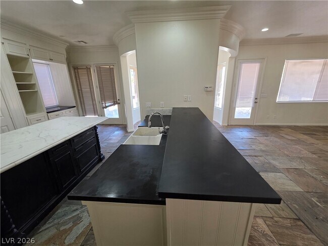 Building Photo - 9338 Wilderness Glen Ave