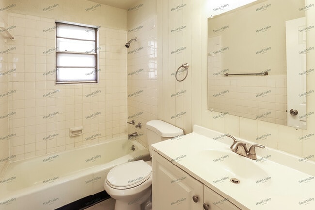 Building Photo - 1620 NW 67th St