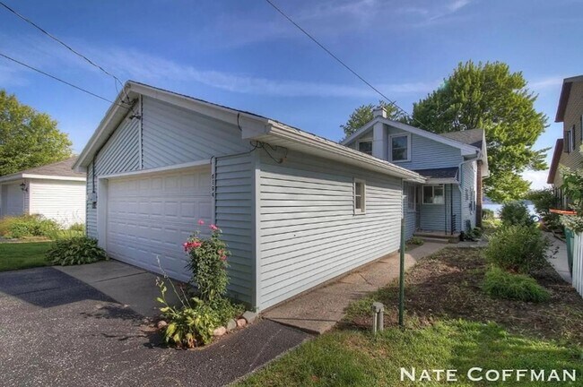 Building Photo - 6894 Farrell Dr NE
