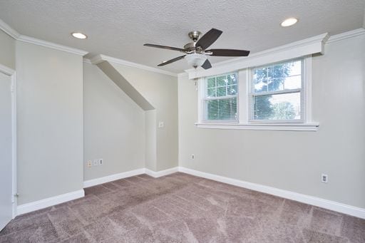 Building Photo - Renovated 3 bedroom 2 Bath home in Goodyea...