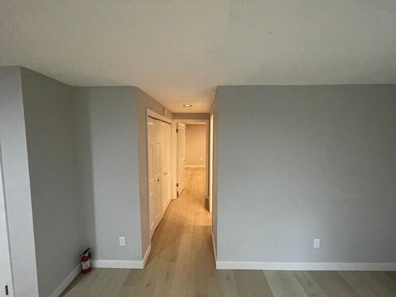 Building Photo - 3228 SW Dolph Ct