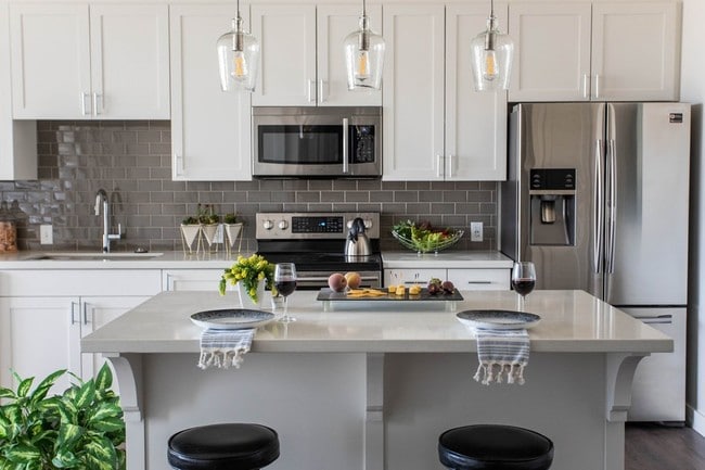 Building Photo - SEVEN6MAIN