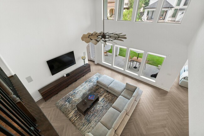 Primary Photo - 62 N Curly Willow Cir