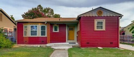 Building Photo - 2040 W Mistletoe Ave