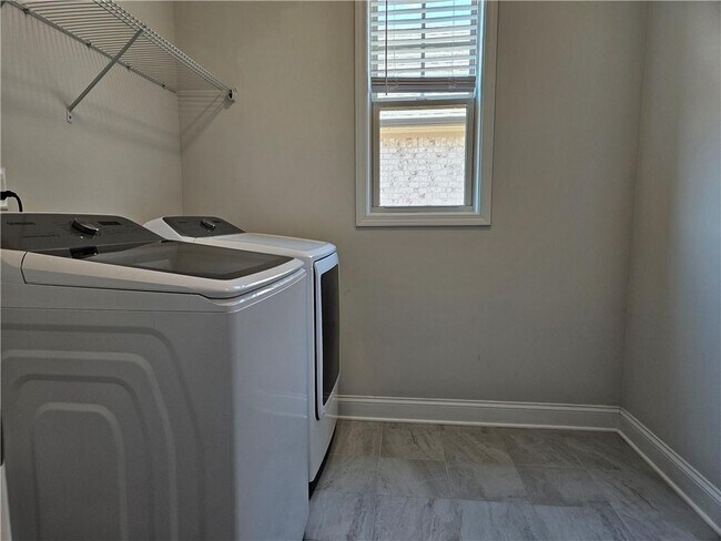 Building Photo - 3748 Heirloom Loop Ct NE