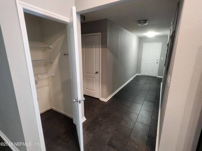 Building Photo - 11486 Tiburon Dr