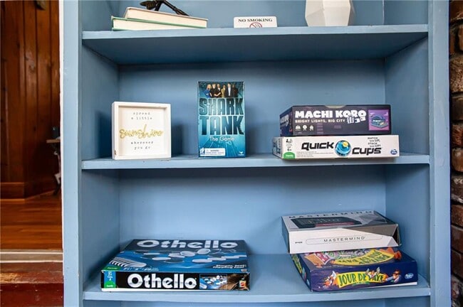 Building Photo - 4061 Lower Roswell Rd