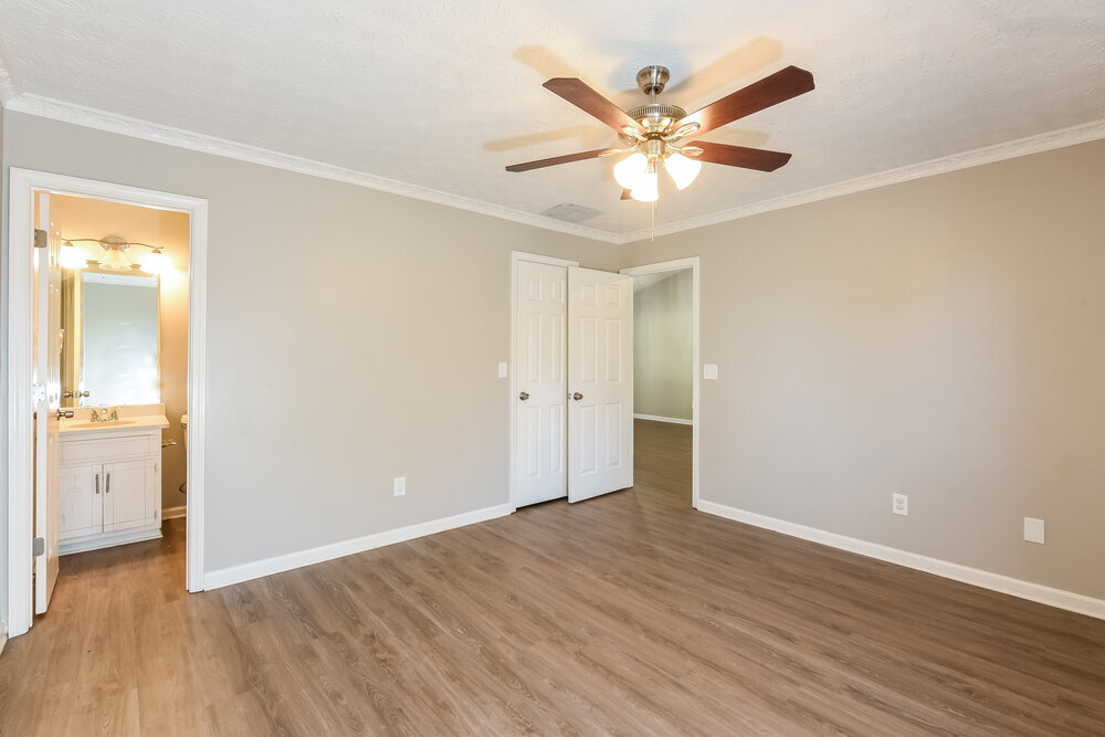 Building Photo - 110 Hunters Keep