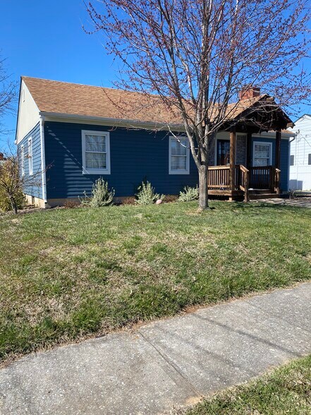 Building Photo - 216 Clymer Ave