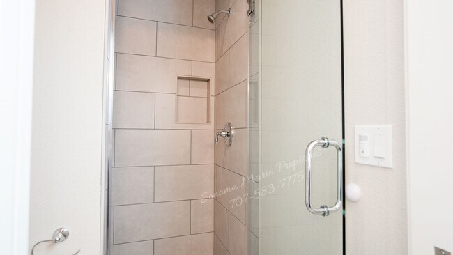 Building Photo - 542 Trisha Ln