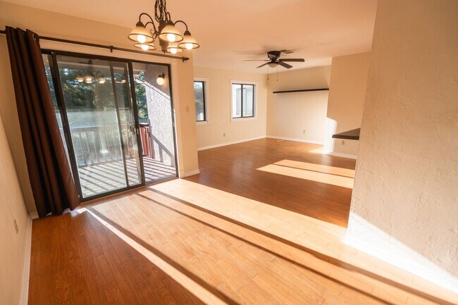 Building Photo - 2/2.5 Gated Community near FSU with Water ...