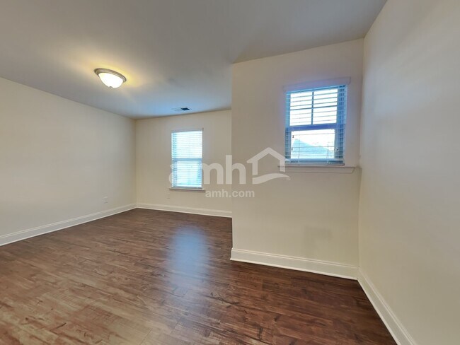 Building Photo - 1682 Weatherbrook Cir