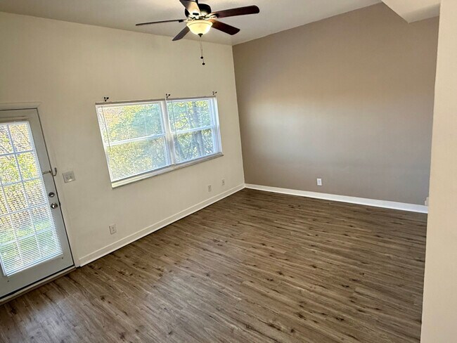 Building Photo - 132 Park Pl