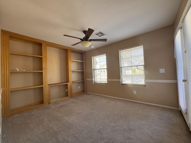 Building Photo - 2 BEDROOM PLUS OFFICE/DEN IN MCDOWELL MTN ...