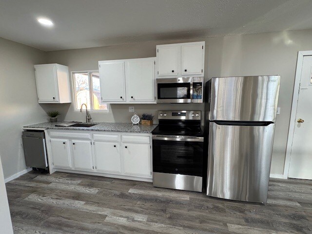 Building Photo - 2725 Danz Ave