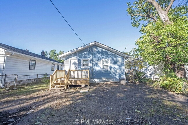 Building Photo - 2945 N Denny St