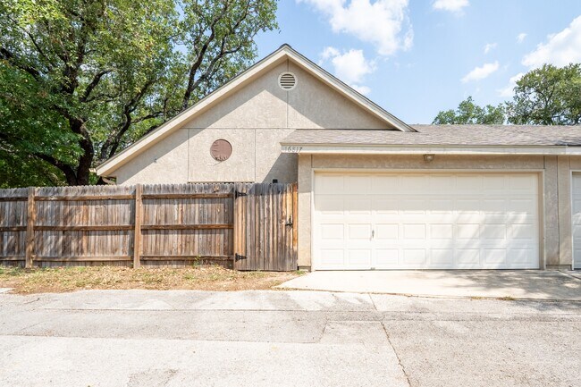 Building Photo - 16817 Brookwood