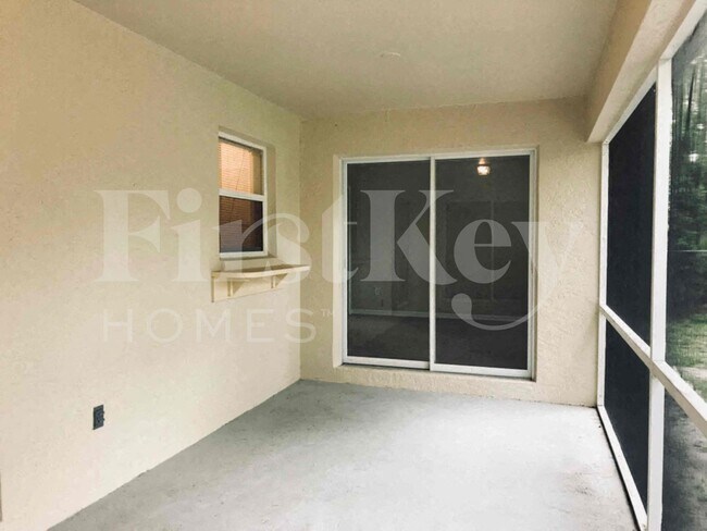 Building Photo - 2476 Parrot St