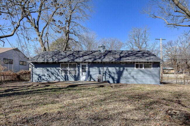 Building Photo - 11201 Crystal Ave