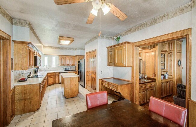 Building Photo - 18307 Forest Elms Dr