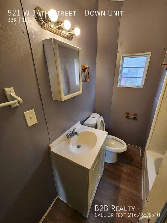 Building Photo - 521 W 14th St