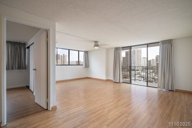 Building Photo - Move-In Ready & Conveniently Located 2BR / 1BA / 1PKG PARKSIDE TOWER – MCCULLY