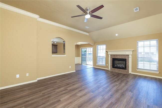 Building Photo - 515 Liem Cir