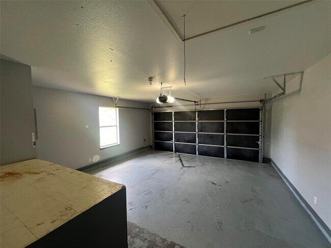Building Photo - 1100 County Rd 313