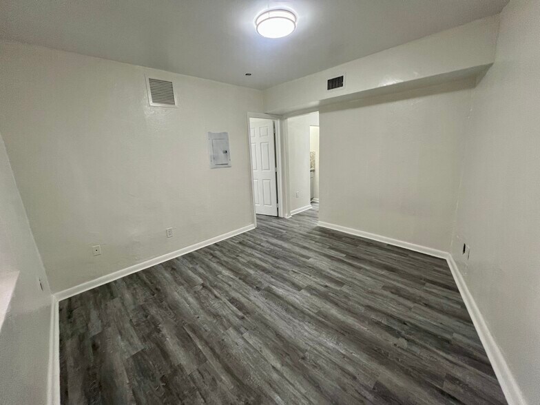 Living Dining - 1630 NW 35th St