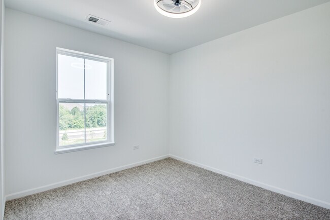 Building Photo - 14935 S Dyer Ln